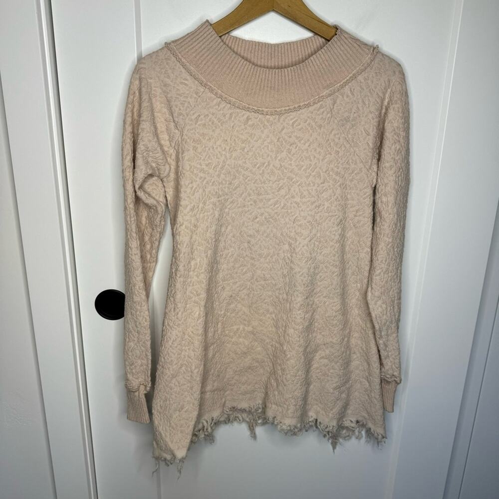 Free People Broken Glass Blush Pink Textured Fringe Sweater Size Small - Picture 2 of 8